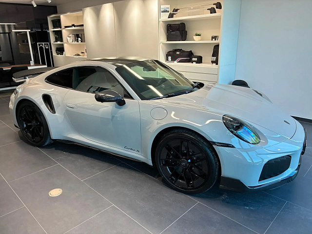 Porsche 911 Turbo S