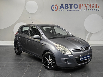 i20