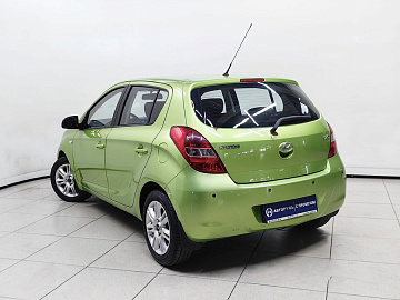i20
