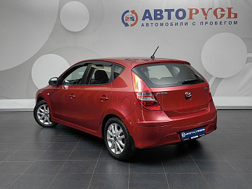 i30