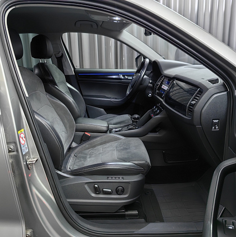 car 8