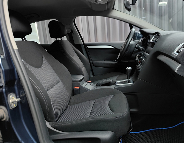 car 8