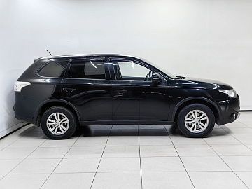 OUTLANDER