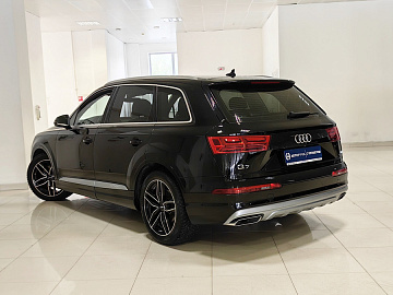Q7
