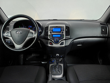 i30