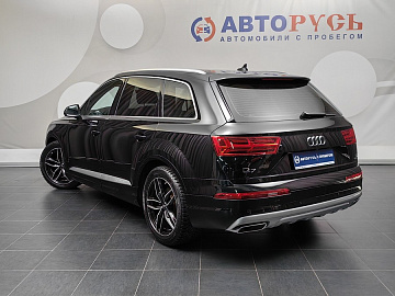 Q7