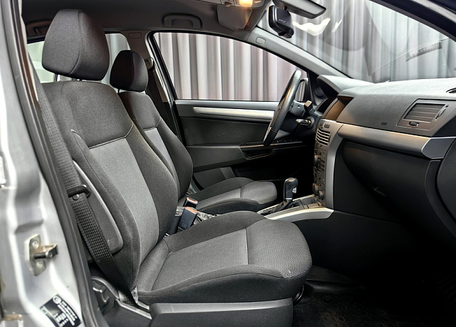 car 8