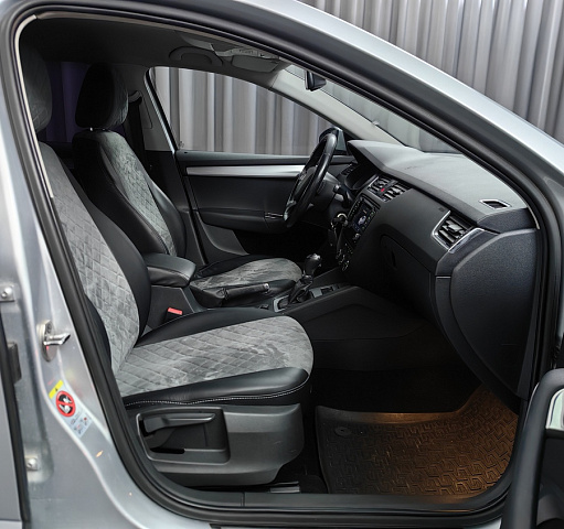 car 8