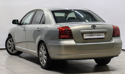 Avensis, II