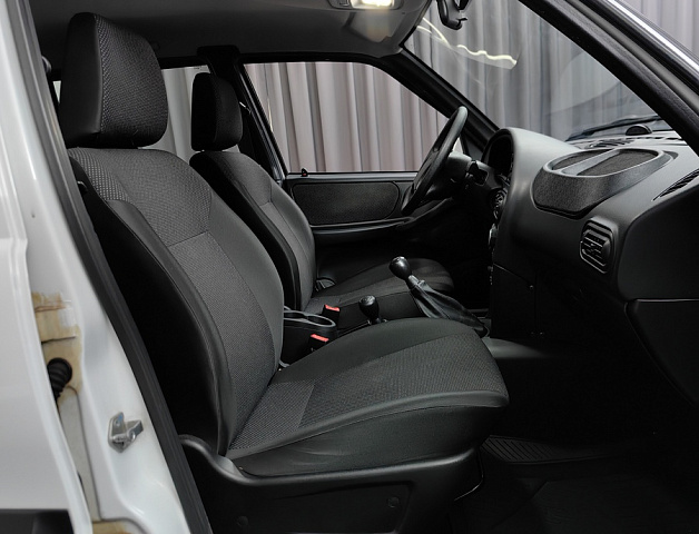 car 8