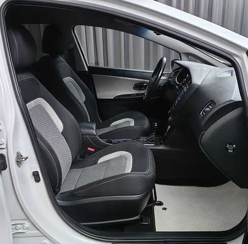 car 8