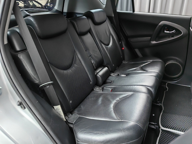 car 8