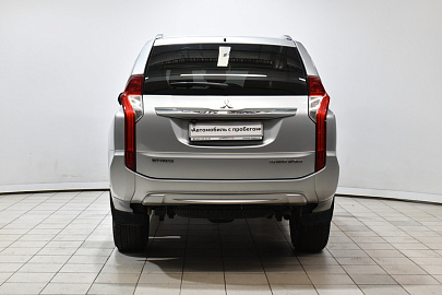 Pajero Sport, I