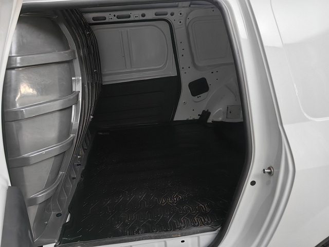 car 8