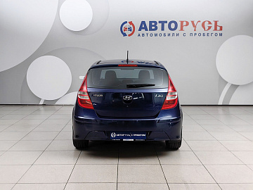 i30