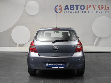 i20