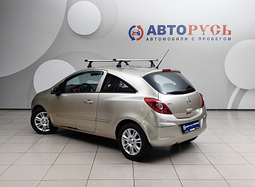 Corsa, D