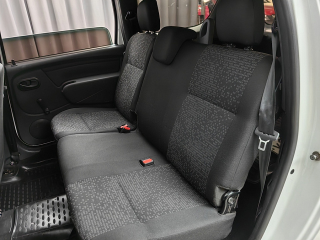 car 8