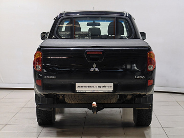 L200, IV