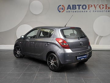 i20