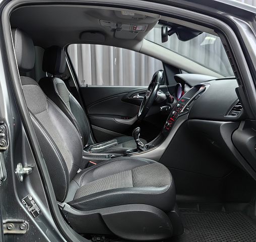 car 8