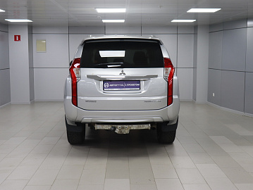 Pajero Sport, III