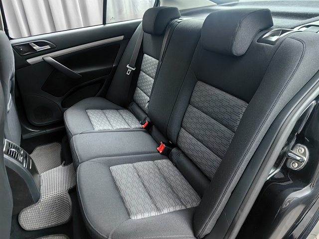 car 8