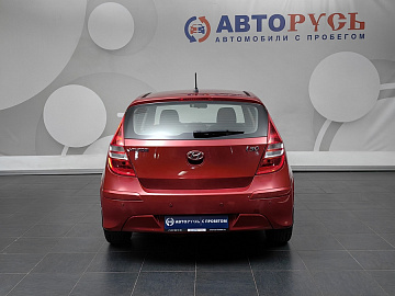 i30