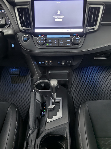 car 12