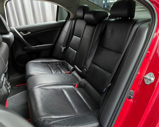 car 8