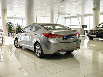 ELANTRA