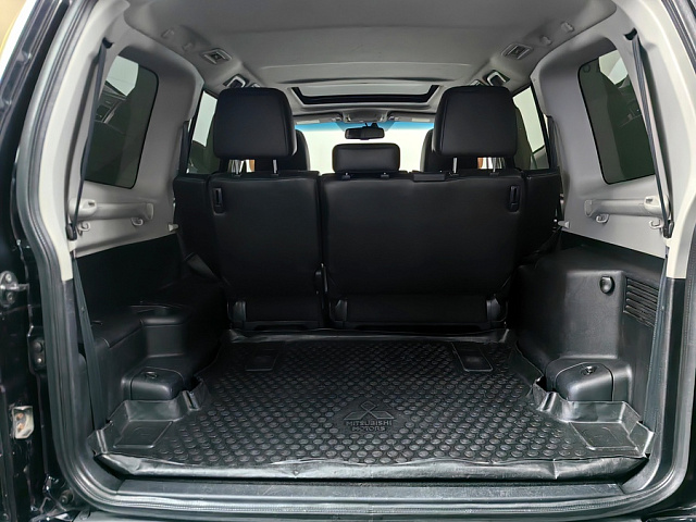 car 28