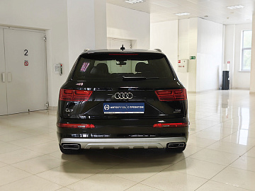 Q7