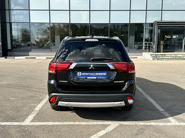 Outlander, III Рестайлинг 3