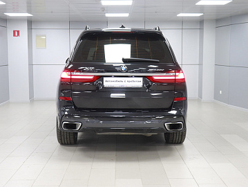 X7