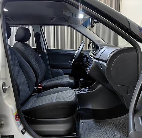 car 8