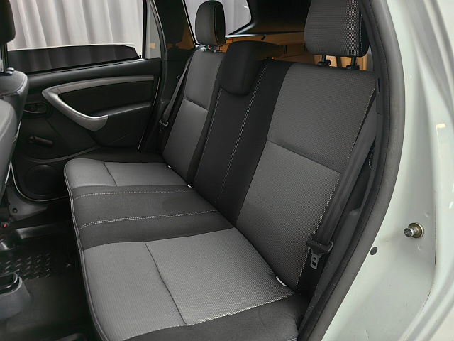 car 8