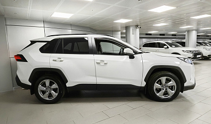 RAV4, V (XA50)