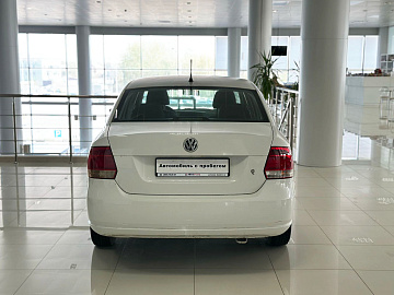 Polo, V
