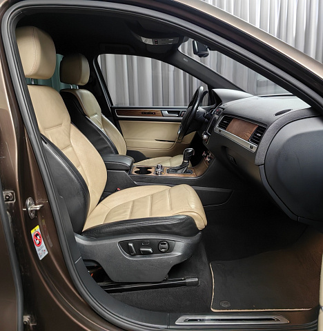 car 8