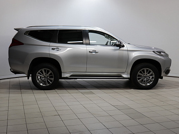 Pajero Sport, III