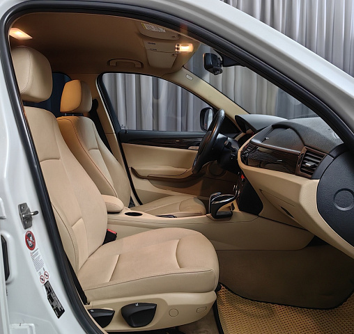 car 8