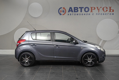 i20