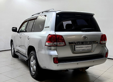 Land Cruiser, 200 Series Рестайлинг 1