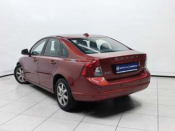 S40