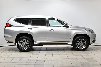 Pajero Sport, I