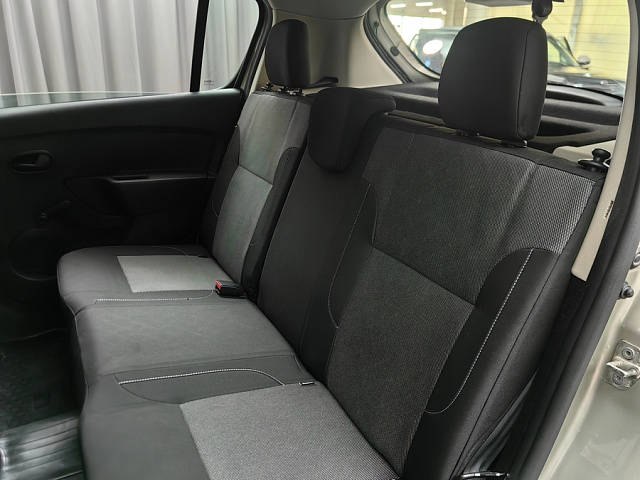 car 8