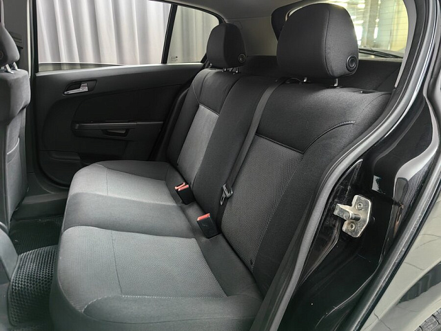 car 8