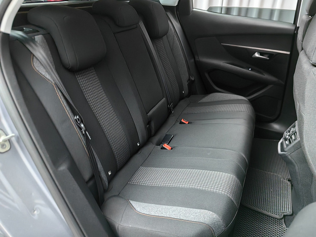 car 9