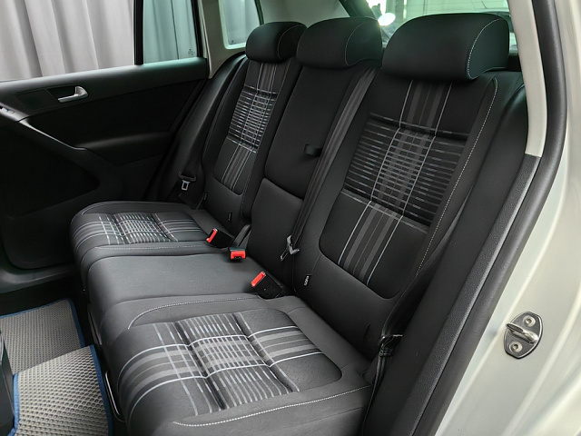 car 8